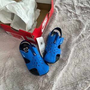 NWT NIKE SUNRAY PROTECT 2 Toddler Shoes. Size 9